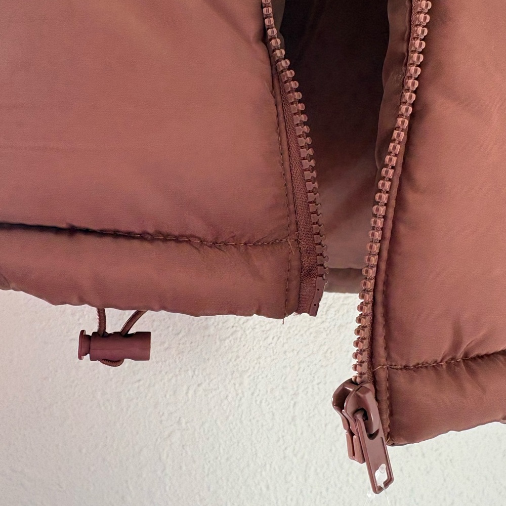 Women's Puffer Vest - Picture 4 of 4